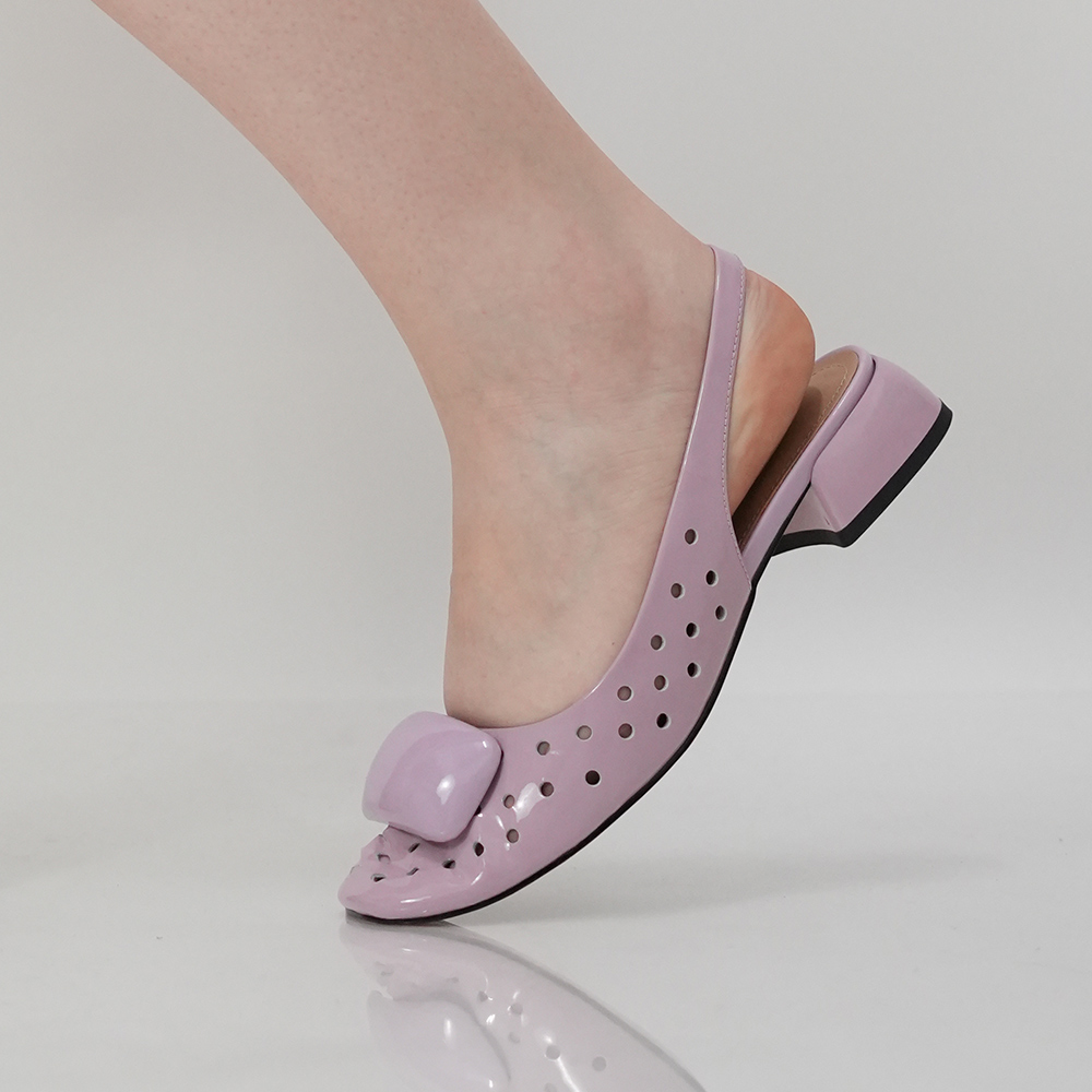 PANTOFI DECUPATI SCADO